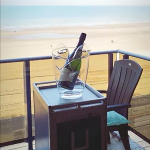 Modern Direct Seaview & Free Parking Appartement Oostende