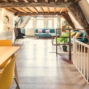 The Charming Hendrik Square Appartement Antwerpen
