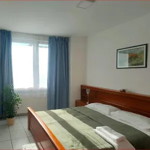 Compact, Wel Enaf For 3 The Flat In Antwerpen