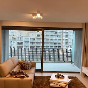 Luxueus 4p Zeezicht & Parking Appartement Oostende